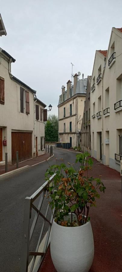 Studio meublé à Bougival Esterno foto
